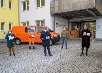 Von links nach rechts: Gesundheits-Landesrätin Ulrike Königsberger-Ludwig, Christoph Haiderer-Latt (Straßenmeisterei St. Pölten West), Mobilitäts-Landesrat Ludwig Schleritzko, Heimleiter Jens Nather (Pflegeheim Haus St. Elisabeth St. Pölten), Sozial-Landesrätin Christiane Teschl-Hofmeister