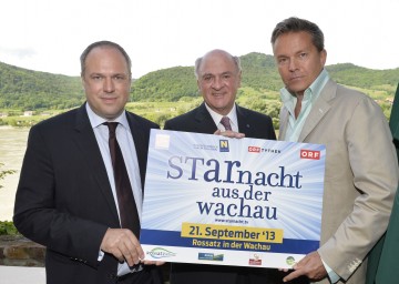 Die \"Starnacht aus der Wachau\" findet heuer zum zweiten Mal statt. Im Bild Landeshauptmann Dr. Erwin Pröll mit ORF-Finanzdirektor Mag. Richard Grasl und Moderator Alfons Haider.