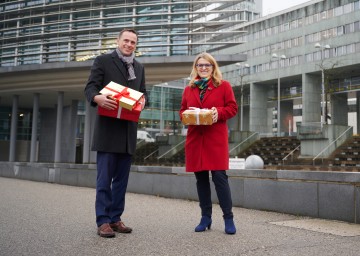 Wirtschaftslandesrat Jochen Danninger und Gesundheitslandesrätin Ulrike Königsberger-Ludwig 