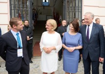 Der slowakische Staatssekretär Martin Klus mit Landeshauptfrau Johanna Mikl-Leitner, Bundesministerin Karoline Edtstadler und Landesrat Martin Eichtinger (von links nach rechts).