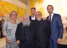 Landeshauptfrau Johanna Mikl Leitner, Hermann Nitsch, Michael Karrer, künstlerischer Leiter des Nitsch-Museums, Giuseppe Morra vom Nitsch Museum Neapel und Peter Fritz, Geschäftsführer des Nitsch-Museums, bei der Eröffnung der Ausstellung "Hermann Nitsch - Leben und Werk" in Mistelbach (v.l.n.r.)