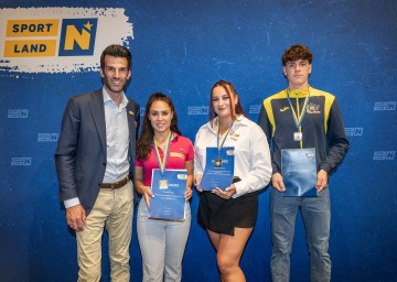 (v.l.n.r.) LH-Stellvertreter Udo Landbauer, Funda Celo, Sara Fischer, Joshua Gratz (SKN Basketball) 