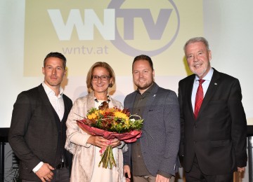 Mit neuen Moderatoren, TV Studios und Sendungen setzt der WNTV Privatfernsehsender im südlichen Niederösterreich neue Maßstäbe. Im Bild von links nach rechts: WNTV-Geschäftsführer Erich Lehner, Landeshauptfrau Johanna Mikl-Leitner, WNTV-Geschäftsführer Bernd Großmann und Bürgermeister Klaus Schneeberger.