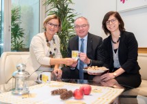 Landeshauptfrau Johanna Mikl-Leitner, LH-Stellvertreter Stephan Pernkopf und „So schmeckt NÖ“-Leiterin Michaela Hauß.