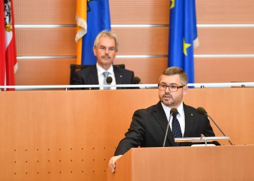 Finanz-Landesrat Ludwig Schleritzko bei seiner Budgetrede im NÖ Landtag.