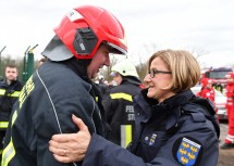 Landeshauptfrau Johanna Mikl-Leitner dankte vor Ort den Einsatzkräften.