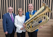 Bei der Eröffnungsfeier (v.l.n.r.): Bürgermeister Richard Hogl, Landeshauptfrau Johann Mikl-Leitner und Obmann Lukas Rohrer.