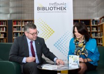 Landesrat Ludwig Schleritzko und Ursula Liebmann, Geschäftsführerin Treffpunkt Bibliothek.