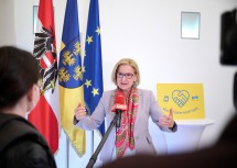 Landeshauptfrau Johanna Mikl-Leitner zur Ukraine-Hilfe: „Die Hilfsbereitschaft in Niederösterreich ist ungebrochen“.