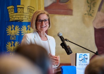 Landeshauptfrau Johanna Mikl-Leitner hielt die Festrede zum 50-jährigen Stadterhebungsjubiläum.