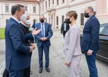 Landesrat Jochen Danninger, Abt Columban Luser, Bundespräsident Alexander Van der Bellen, Präsidentin Kersti Kaljulaid und Georgi-Rene Maksimovski