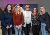 Landeshauptfrau Johanna Mikl-Leitner bei der Lehrlingsveranstaltung im Landesdienst.