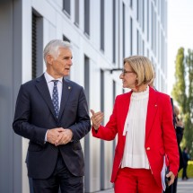 Landeshauptfrau Johanna Mikl-Leitner mit Michael Linhart, Präsident des Europa-Forum Wachau.