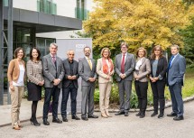 Landeshauptfrau Johanna Mikl-Leitner und Bildungsminister Martin Polaschek mit Vertretern der KEBÖ-Verbände.