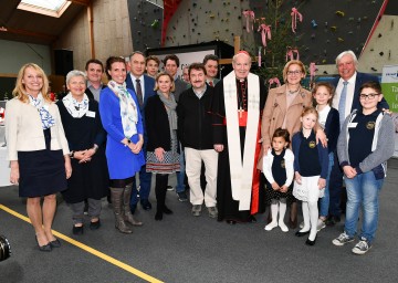Die Dachgleichenfeier fand in Anwesenheit von Kardinal Christoph Schönborn, Landeshauptfrau Johanna Mikl-Leitner, dem niederösterreichischen Bildungsdirektor Johann Heuras, Schulamtsleiterin Andrea Pinz und Katja Pistauer-Fischer, Geschäftsführerin der Privatschulen der Erzdiözese Wien, auf dem Schulcampus in Pressbaum statt. 