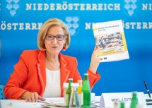 LH Johanna Mikl-Leitner präsentierte die Arbeitsmarktstrategie 2021-2027.