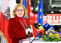 Landeshauptfrau Mikl-Leitner bei der Pressekonferenz.