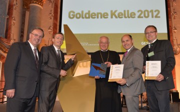 Bezirkshauptmann Mag. Johannes Kranner, Bürgermeister von Horn Jürgen Maier, Abt Christian Haidinger, Landeshauptmann-Stellvertreter Mag. Wolfgang Sobotka, Bürgermeister von Altenburg DI Markus Reichenvater mit der \"Goldenen Kelle\", dem Preis für vorbildliche Bauten in Niederösterreich. Ausgezeichnet wurden im Rahmen des Ortsbild-Wettbewerbs \"NÖ gestalten\" u.a. das Stift Altenburg. (v.l.n.r.)