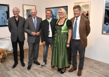 Eröffnung des Zentrums der Glasätzung in Großnondorf: Michael Fuchs, Landeshauptmann Dr. Erwin Pröll, Werner Goll und Gattin Gabriela sowie Karl Hohenlohe. (v.l.n.r.)