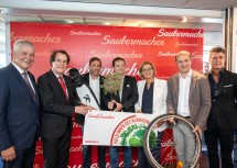 Präsident der Umweltverbände NÖ, Landtagsabgeordneter Anton Kasser, Saubermacher-Gründer Hans Roth, Embassador Christian Redl und CEO Martin Aigner vom Verein Reefvillage, Landeshauptfrau Johanna Mikl-Leitner, NÖ Gemeindebundpräsident Johannes Pressl und Hannes Roth.