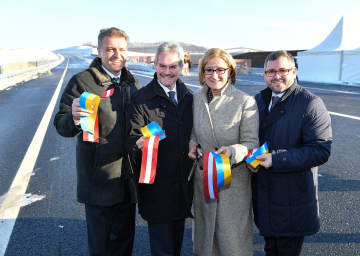 Verkehrsfreigabe-Feier: ASFINAG-Vorstandsdirektor Klaus Schierhackl, Landesrat Karl Wilfing, Landeshauptfrau Johanna Mikl-Leitner und Landesrat Ludwig Schleritzko 