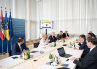 „Wirtschaft und Arbeit im Dialog“: Neue Arbeitsmarktinitiativen präsentiert