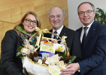 So schmeckt NÖ-Leiterin Mag. Christina Mutenthaler, Landeshauptmann Dr. Erwin Pröll, Landesrat Dr. Stephan Pernkopf