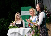 Landeshauptfrau Johanna Mikl-Leitner sprach mit Bundesministerin Elisabeth Köstinger und Moderatorin Celine Anzur über die aktuelle Lage der Bäuerinnen und der Landwirtschaft.