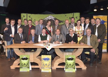 Informationstour zur NÖ Landesausstellung 2015 \"ÖTSCHER:REICH - Die Alpen und wir\" machte in Kirchberg und Rabenstein an der Pielach Station.