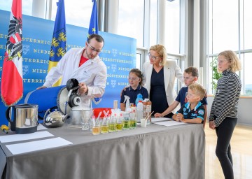 Praxisnah die Wissenschaft kennen lernen – diese Gelegenheit bietet die Kinder UNI Tulln. Die Anmeldung dafür startet am 17. April.