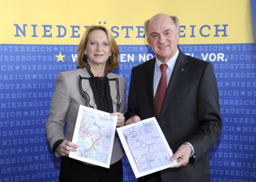 Landeshauptmann Dr. Erwin Pröll und Bundesministerin Doris Bures präsentierten die nächsten Schritte im Ausbau der Verkehrsinfrastruktur in Niederösterreich.