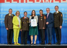 Landesfeuerwehrkommandant Dietmar Fahrafellner, Landeshauptfrau Johanna Mikl-Leitner, LH-Stellvertreter Stephan Pernkopf und stv. Landesfeuerwehrkommandant Martin Boyer gratulierten der FF Guttenbrunn zum 125. Jubiläum.