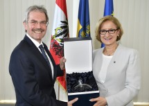 Landeshauptfrau Johanna Mikl-Leitner mit dem neuen Landtagspräsidenten Karl Wilfing, zuvor sieben Jahre lang Landesrat.