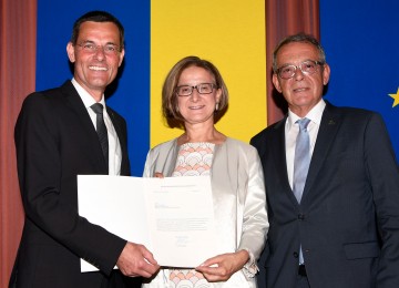 Amtsübergabe an der Bezirkshauptmannschaft Gmünd: Stefan Grusch, Landeshauptfrau Johanna Mikl-Leitner und Johann Böhm (v.l.n.r.)