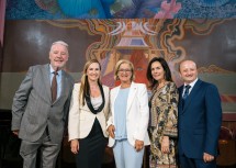 (v.l.n.r.) Bürgermeister Klaus Schneeberger, Geschäftsführerin Maria Großbauer, Landeshauptfrau Johanna Mikl-Leitner, Kuratorin Katharina Schick und Konsulent Norbert Ernst.
