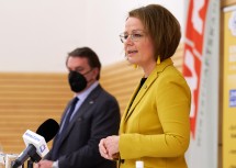 Landesrätin Teschl-Hofmeister informierte über das gemeinsame Ferienangebot mit WKNÖ-Präsident Ecker.