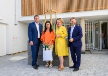Bürgermeister Jürgen Maschl, Ingrid Wailand, Wohnbau-Landesrätin Christiane Teschl-Hofmeister und „Neue Heimat“ Geschäftsführer Christian Wieseneder