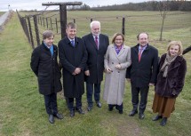 Botschafter Alexander Grubmayr, der tschechische Außenminister Tomáš Petříček, der Kreishauptmann von Südmähren, Bohumil Šimek, Außenminister Alexander Schallenberg und Botschafterin Ivana Cervenkova (v.l.n.r.)