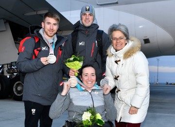 Sportlandesrätin Petra Bohuslav gratulierte dem Trio Claudia Lösch, Martin Würz und Patrick Mayrhofer (links) zu ihren Leistungen in Süd-Korea.
