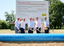 EVN Wasser Geschäftsführer Raimund Paschinger und Franz Dinhobl, LH-Stellvertreter Stephan Pernkopf, EVN-Vorstandsdirektor Franz Mittermayer und Gruppenleiter Harald Hofmann beim Spatenstich für die Wasserleitung nach Zwettl (v.l.n.r.).