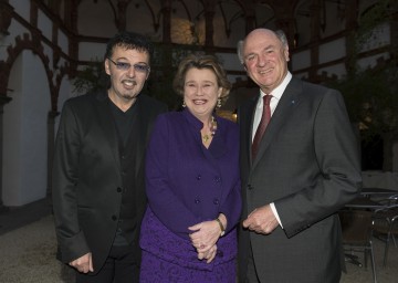 Filmpräsentation auf der Schallaburg: Kurt Mündl, Anita Hohenberg und Landeshauptmann Dr. Erwin Pröll.