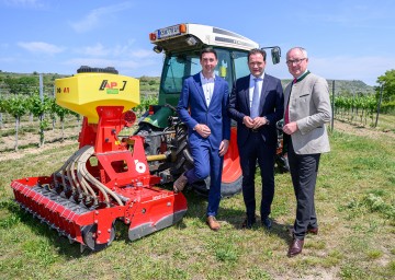 EU-Abgeordneter Alexander Bernhuber, Landwirtschaftsminister Norbert Totschnig und LH-Stellvertreter Stephan Pernkopf im Rahmen der Landesagrarreferenten-Konferenz in Krems.