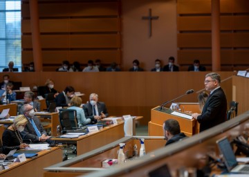 LR DI Ludwig Schleritzko bei der Budgetrede.