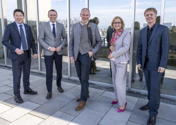 Im Bild: LAbg. Kurt Hackl (Aufsichtsratsvorsitzender Weinviertel Tourismus GmbH), Tourismuslandesrat Jochen Danninger, Hannes Steinacker (Geschäftsführer Weinviertel Tourismus GmbH), Landeshauptfrau Johanna Mikl-Leitner, Michael Duscher (Geschäftsführer Niederösterreich-Werbung GmbH)