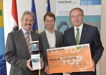 VCÖ-Mobilitätspreis vergeben: Verkehrs-Landesrat Karl Wilfing, Mag. Christian Gratzer (VCÖ) und Umwelt-Landesrat Dr. Stephan Pernkopf (v.l.n.r.)