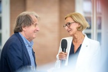 Landeshauptfrau Johanna Mikl-Leitner und Rudolf Buchbinder bei der Feier zum Abschluss der ersten Bauphase in der Alten Reitschule Grafenegg, die künftig zum Rudolf-Buchbinder-Saal wird.