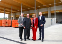 (v.l.) Gerlinde Draxler, Bezirkshauptfrau Mistelbach, Bürgermeister Adolf Mechtler, Landeshauptfrau Johanna Mikl-Leitner und Landtagsabgeordneter Kurt Hackl.