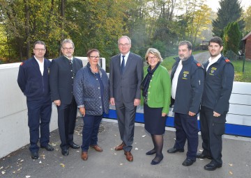 FF Kammern Kommandant Manfred Salzbauer, Ortsvorsteher Ewald Fandl, Bürgermeisterin Lieselotte Golda, LH-Stellvertreter Stephan Pernkopf, Bezirkshauptfrau Elfriede Mayrhofer, FF Hadersdorf Kommandant Ewald Weissmann  und sein Stellvertreter Christoph Firlinger (v.l.n.r.)