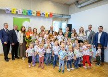 Gemeinsam mit zahlreichen Fest- und Ehrengästen, allen voran den Kindergartenkindern, wurde der neue Kindergarten Loidesthal sowie der angeschlossene neue Veranstaltungssaal feierlich eröffnet.