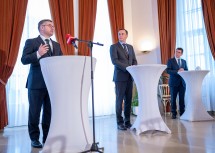 Bei der Pressekonferenz (v. l.): die Landesräte Schleritzko und Danninger sowie Bürgermeister Eisenschenk  